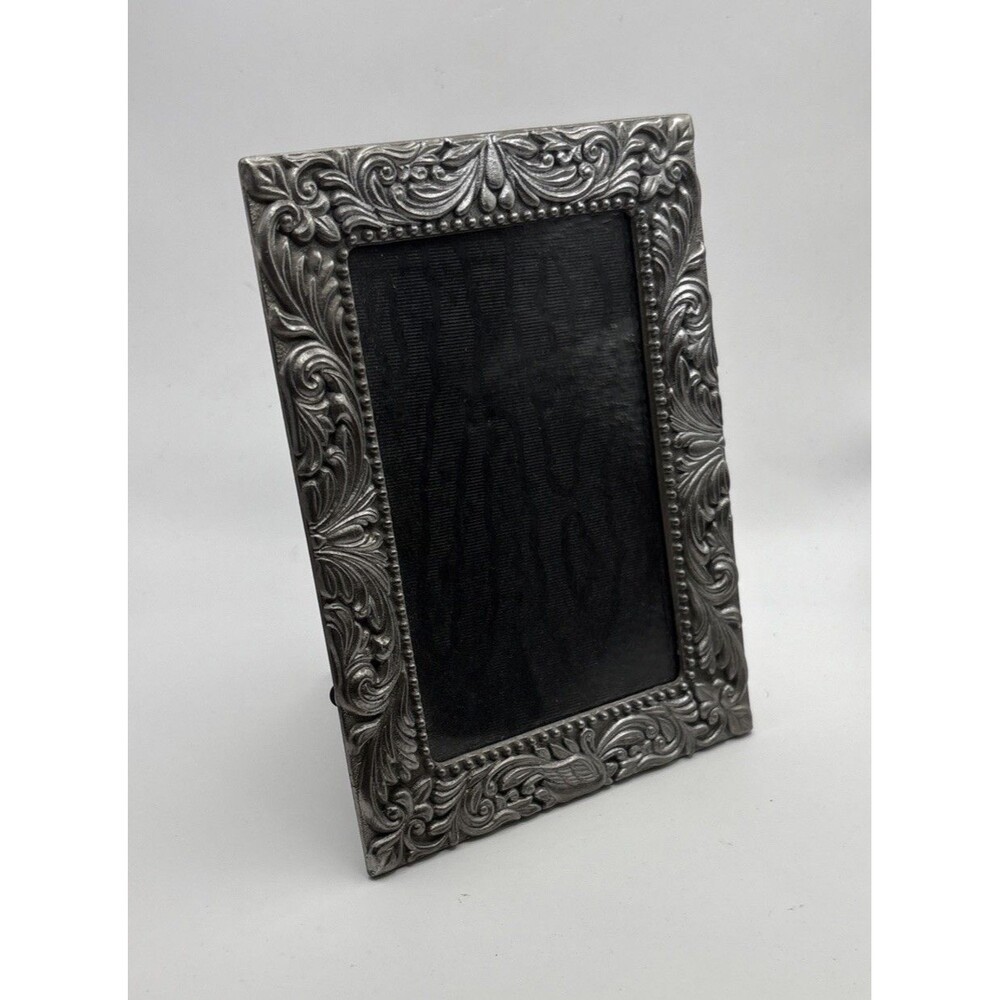 Metal Heavy Picture Frame 3.5X5 Used